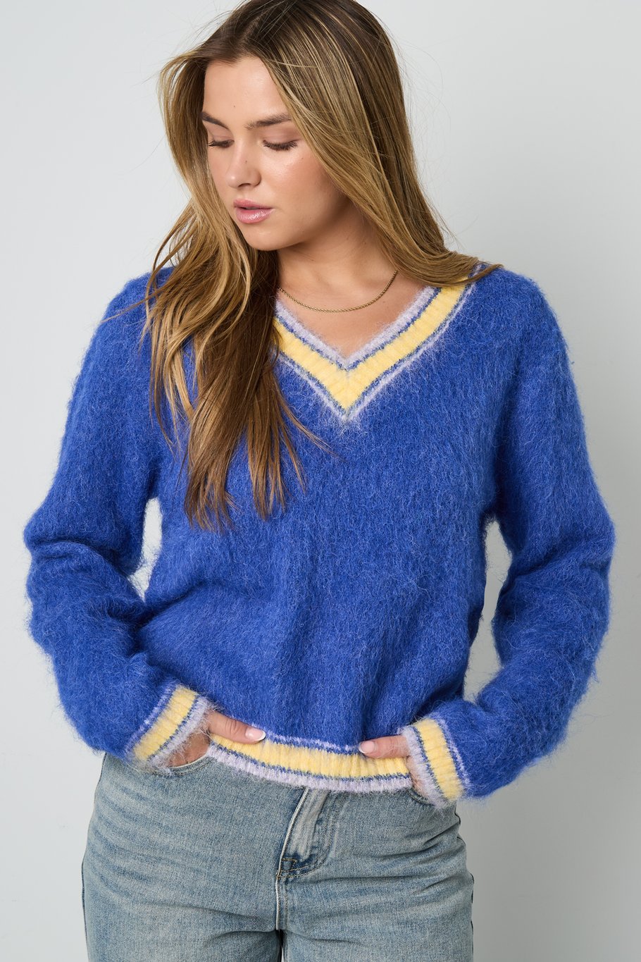 Pull sportif en tricot à col en V Image4